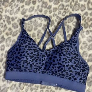 Carrie underwood sports bra